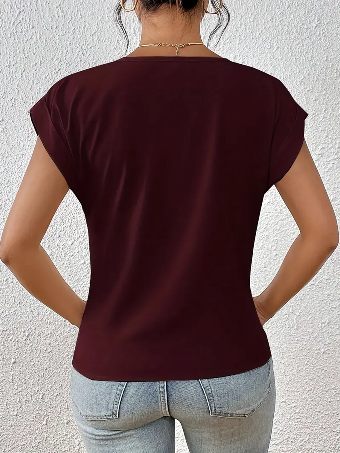 Laia - The perfect v-neck top for woman